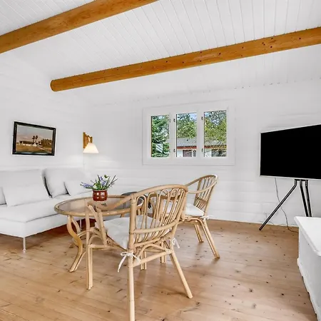 Holiday home Bengta - 500m From The Sea By Interhome *