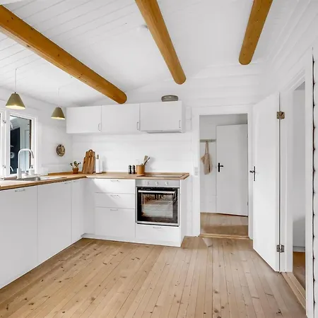 Bengta - 500m From The Sea By Interhome