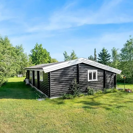 Bengta - 500m From The Sea By Interhome