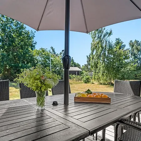 Bengta - 500m From The Sea By Interhome